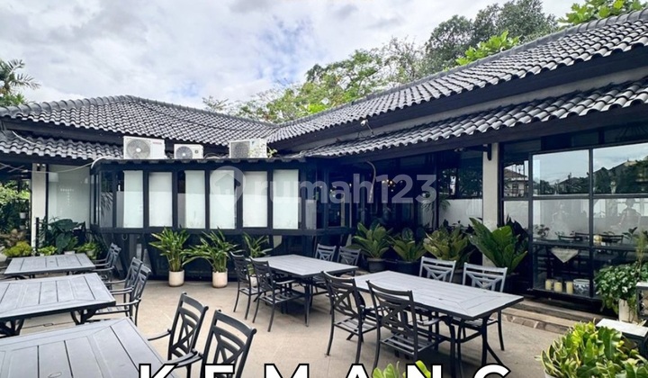 Commercial Area in Kemang, 1650M2 in Size, Includes a Padel Court. Commercial Area in Kemang, 1650M2 in Size, Includes a Padel Court.