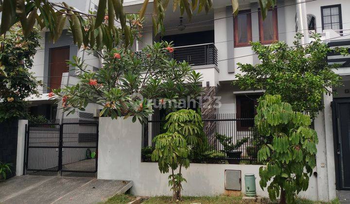 Rumah bagus  200 m2 di Puri Indah blok F, Puri , Jakarta Barat 1