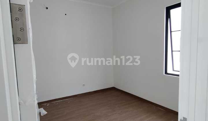 Disewakan Rumah 2LT di Suvarna Sutera Cluster Bayu Uk.6x17m  2