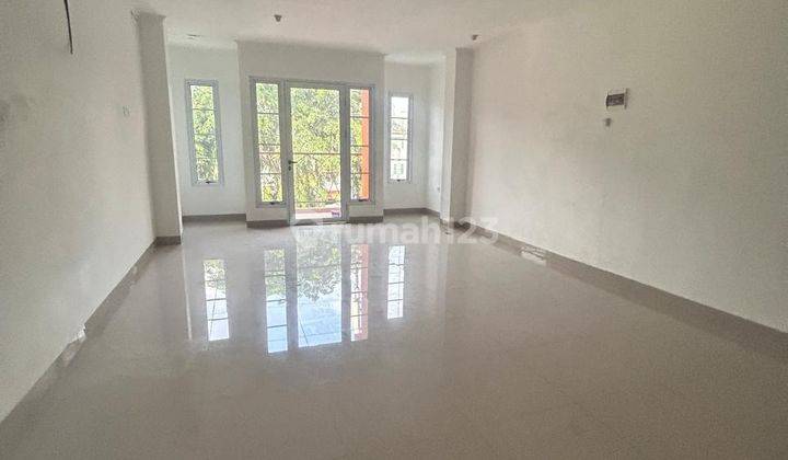 Disewakan Ruko di Taman Palem Lestari Uk.4,5x20m Full Renovasi 1