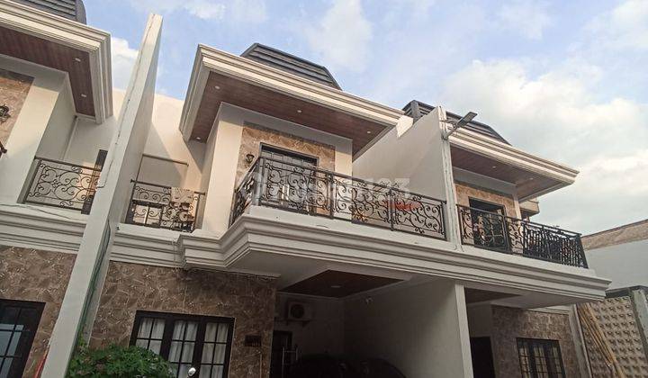 Rumah White House Premier Type Deluxe 2,5lt di Depok 1