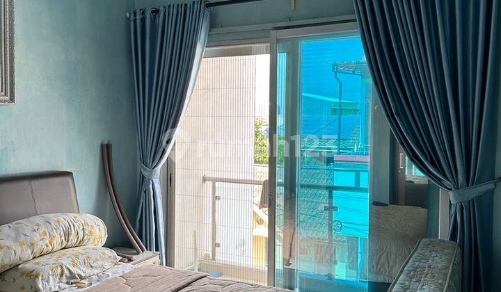 For Sale 2.5-Story House in Poris Indah, Land Area 140m2, Slightly Negotiable Price