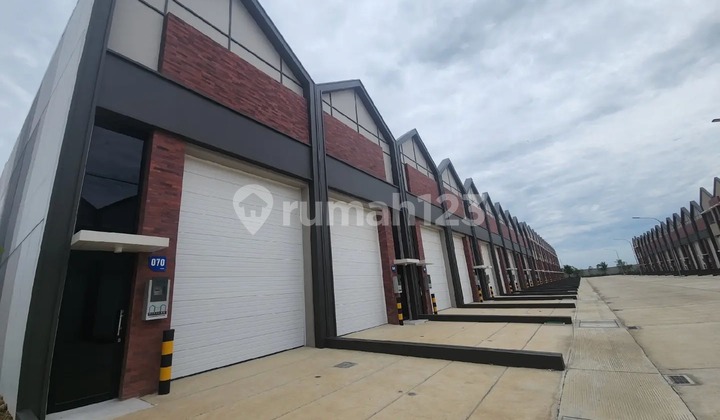 Disewakan Gudang Bizpark PIK2 Uk.6x20 Listrik 6.600 Watt Disewakan Gudang Bizpark PIK2 Uk.6x20 Listrik 6.600 Watt