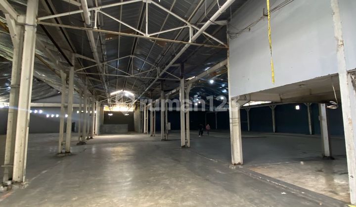 For Rent Warehouse in Kapuk Kamal Raya Land Area 3,727m² Strategic Location