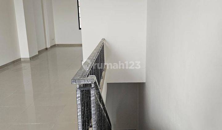 DIJUAL RUKO OSAKA DI PIK2 LT.68m2 LB.203m2 VIEW DANAU 2