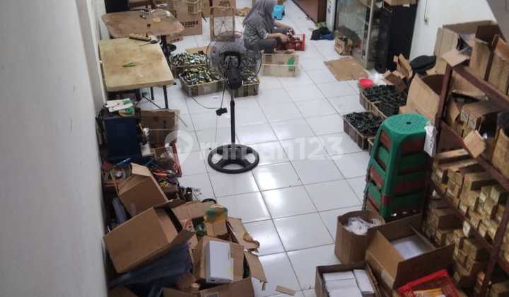 For Sale Quick Shop House in Kresek Raya Size 4x27 with Freight Elevator Price Negotiable 2