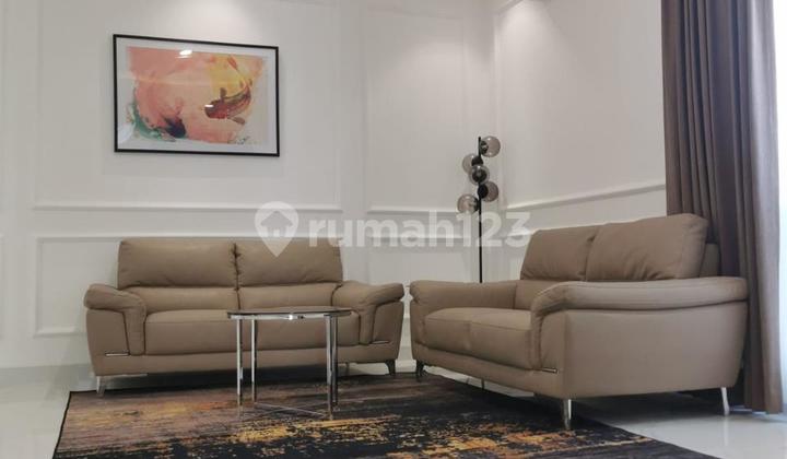 Disewakan Rumah di Crown Golf Pik Uk.8x24m2 Full Furnished