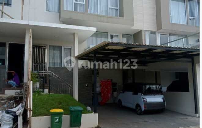 Dijual Rumah Mewah 3 Lantai di Citra 8 LT.8x15m2 Full Furnished