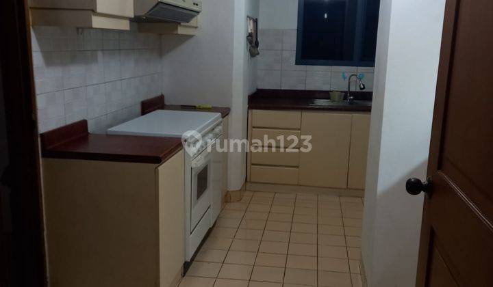 Disewakan Apartemen Grand Tropik Luas 144m² Full Furnished 2