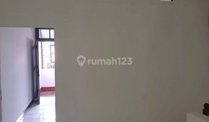 Dijual Rumah 3 Lantai Di Wijaya Kusuma Jakarta Barat Lt.68m HGB 2