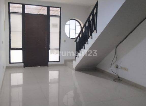 DISEWAKAN RUMAH 2LT DI GLC, EAST ASIA UK.4X15 UNFURNISHED 2+1KT 1
