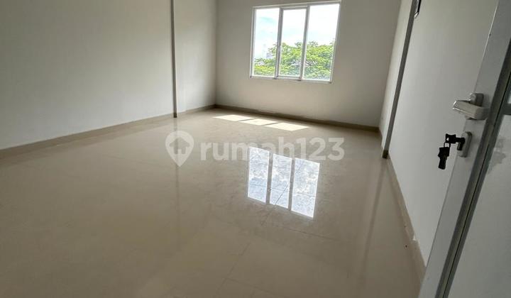 Dijual/Disewakan Ruko di Cipondoh LT.4x15 Posisi Jalan Raya