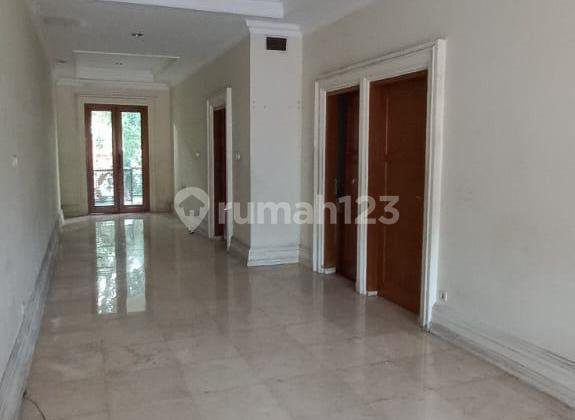 Disewakan Rumah di Wijaya Melawai Jaksel Lt.291m2 Harga Nego