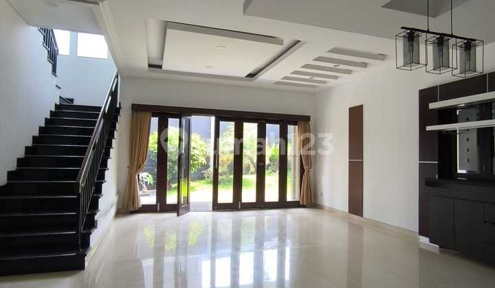 Lux! Clean Well-Maintained House for Rent in Singgasana Pradana 2
