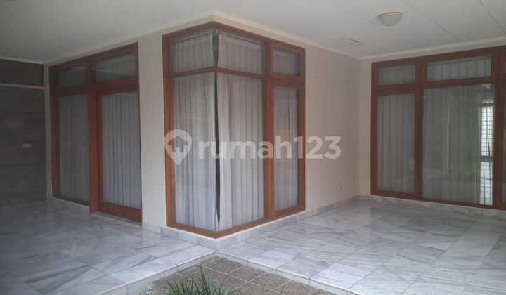 House with Spacious Yard Ready to Occupy in Setrasari 2