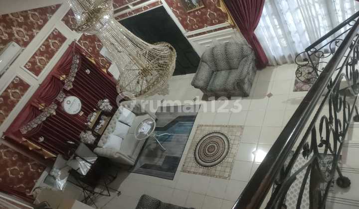 For Quick Sale: Fully Furnished Luxury House in Cibaduyut, Bandung City 2