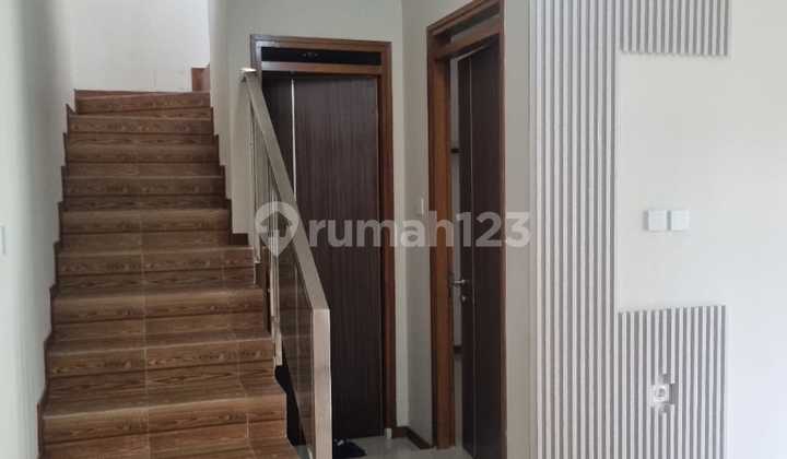 Rumah Disewakan Kondisi Terawat Plus Fasilitas Komplek Di Awiligar 2