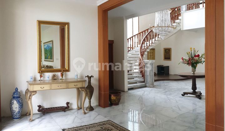 Classic Luxurious House di Kawasan Elite Cipaganti 2