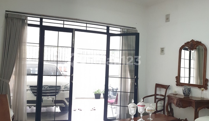 Rumah Modern Minimalis Siap Huni di Sayap B K R 2