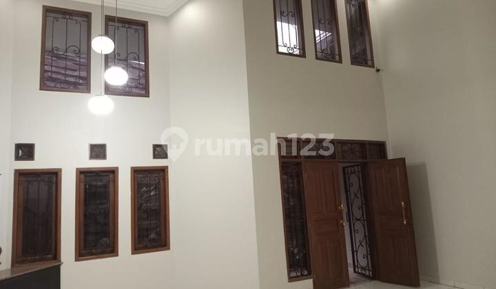 Rumah Nyaman Terawat di Jual / Sewa di Singgasana Pradana Bandung