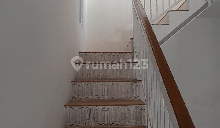 Rumah Cantik Baru Renov 2 Lantai Murah Bekasi 2