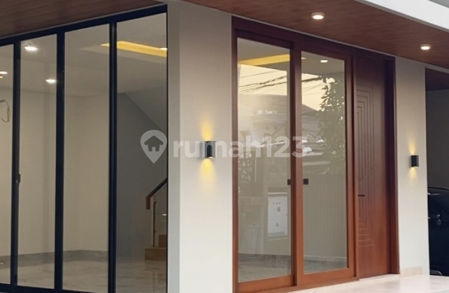 Dijual Cepat! Townhouse Mewah The Game - Lokasi Strategis Dan Nyaman