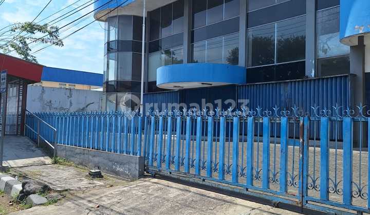 Business Space Building Suitable For Showroom Location Central City Semarang