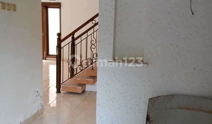 Two-story house located not far from Ahmad Yani Airport Semarang. 2