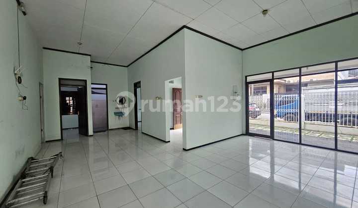 For Rent: House with a Large Yard in Puri Anjasmoro, Semarang 2