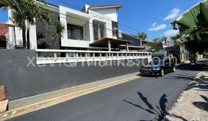 Rumah Gajahmungkur, Karangrejo Megah Strategis Terawat  1