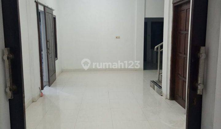 Rumah Megah Row Jalan Lebar Kebakkramat Kaliwuwuh, Karanganya 5