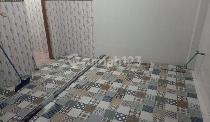Rumah Megah Row Jalan Lebar Kebakkramat Kaliwuwuh, Karanganya 6