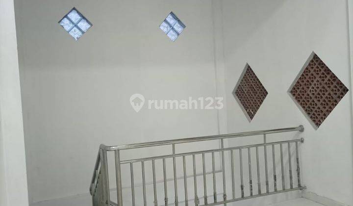 Rumah Megah Row Jalan Lebar Kebakkramat Kaliwuwuh, Karanganya 11