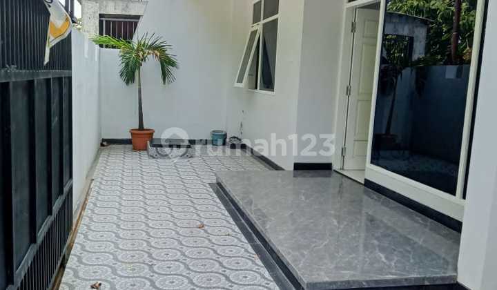 Rumah Cantik 1,5 Lantai Semarang Utara Bebas Banjir 1