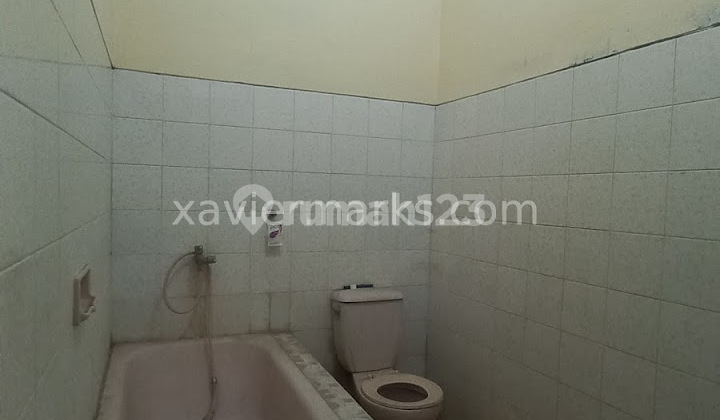 Rumah di Semarang Barat, 2 Lantai Bangunan Hadap Barat 2