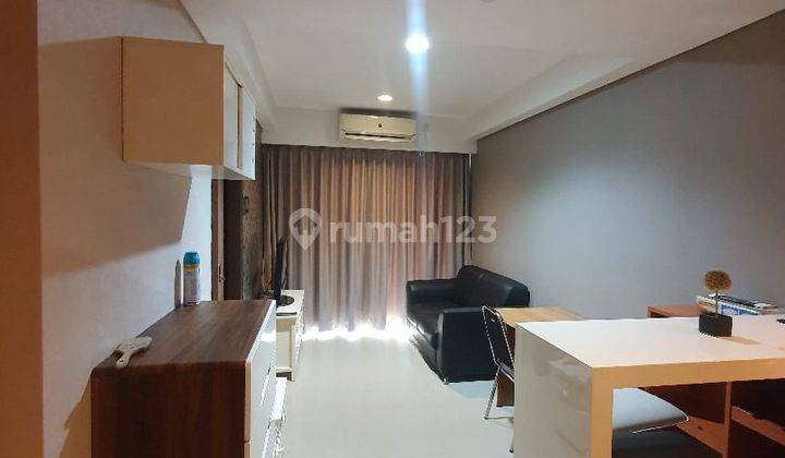 Unit Apartemen Mg Suite Semarang Include Ac, Tv, Sofa, Lemari Es 2