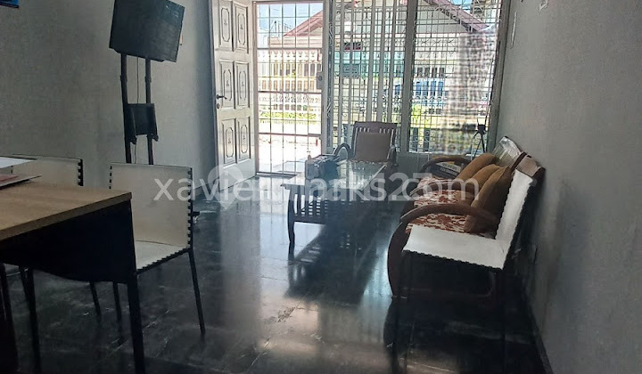 Rumah Tengah Kota di Semarang Cocok untuk Office 1