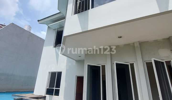 Disewakan Rumah 2Lantai dengan Swimmingpool Lokasi Ngesrep Banyumanik 2