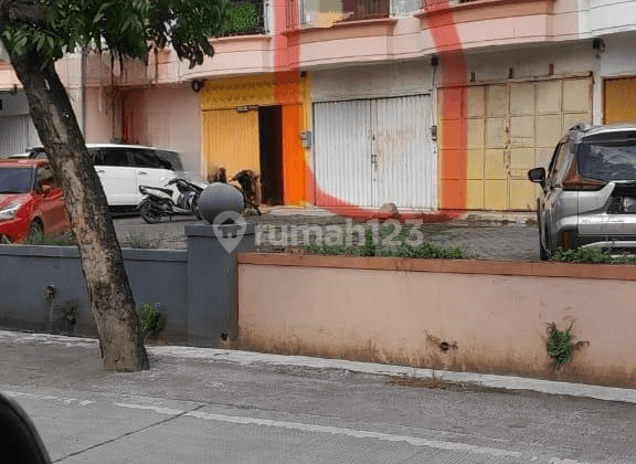 Ruko 2 Lantai Raya Gayamsari Semarang area keraimaian 1