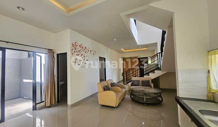 Ciamik Modern Minimalis Rumah di Perum Bsb Semarang 2