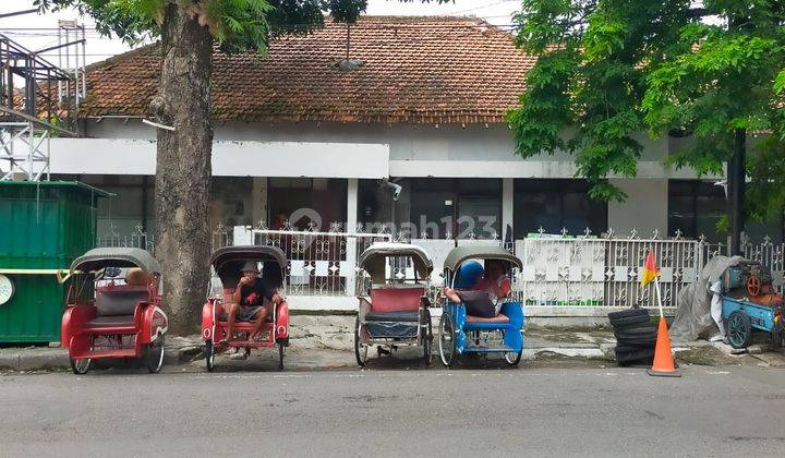 Rumah Hook Pinggir Raya Laweyan Solo Cocok Buat Usaha Cafe+kantor 1