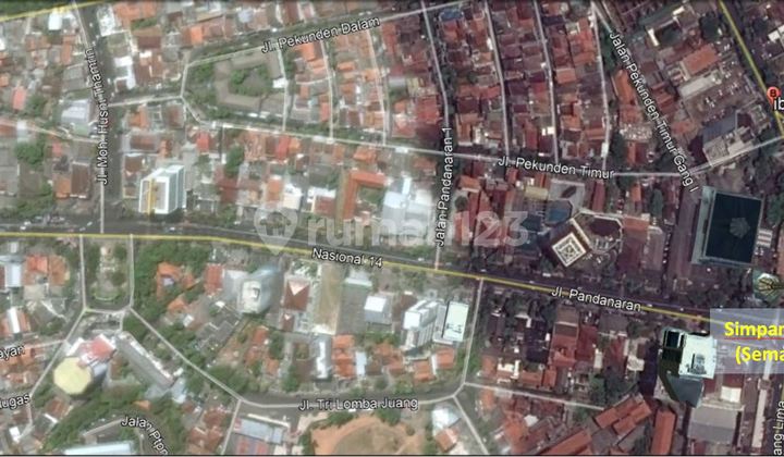 For rent: 2.5-storey house with large yard, in the city center of Semarang 2