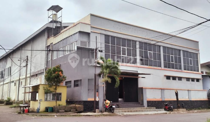 Gudang Lokasi Gatsu Semarang bangunan 2 lantai Gudang Lokasi Gatsu Semarang bangunan 2 lantai