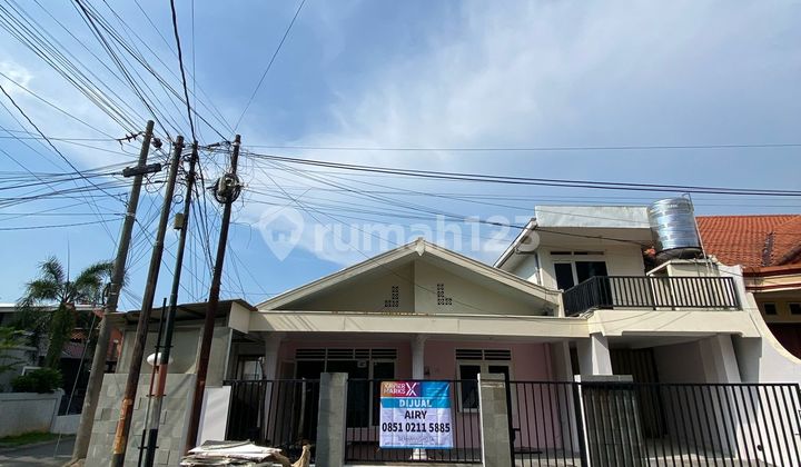 1.5-Story House with 8 Rooms, Located in Ngesrep Banyumanik