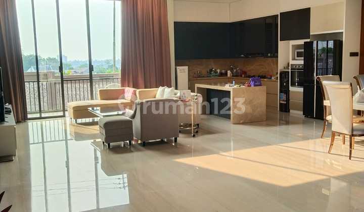 RUMAH Mewah 2,5 Lantai dengan View Kota Semarang Full Furnished 2