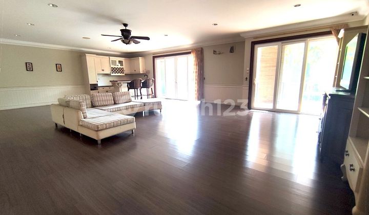 Disewakan Rumah Trimaran Pik Lb 1.350m2 3 Lantai Full Furnish Ada Kolam Renang Disewakan Rumah Trimaran Pik Lb 1.350m2 3 Lantai Full Furnish Ada Kolam Renang