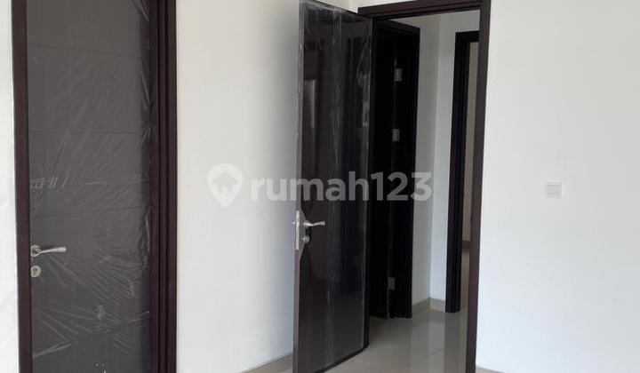 Dijual Rumah di Pik 2 Lt 90m Lb 106m Depan Taman