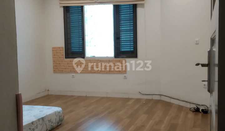 Dijual Rumah Mk Blok 3 Uk 8x15m 2,5 Lantai SHM