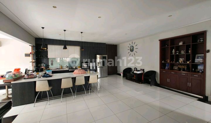 Rumah Mewah 2 Lantai Di Permata Buana, Hunian Nyaman. Rumah Mewah 2 Lantai Di Permata Buana, Hunian Nyaman.