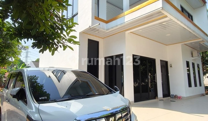 3-Storey Spacious Ready-to-Live House in Polri Cikeas with SHM Negotiable 2